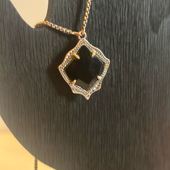 Kendra Scott Jewelry - Kendra Scott Kacey Black Pendant Necklace